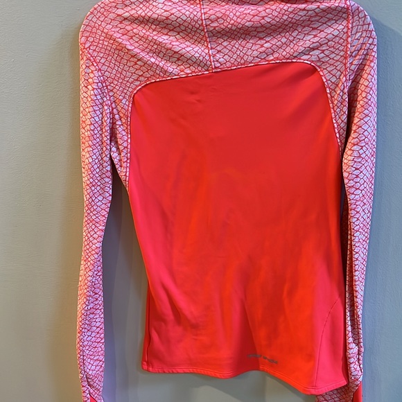 Under Armour Long Sleeved Size Medium Cold Gear Orange Zipper Front - Picture 6 of 7